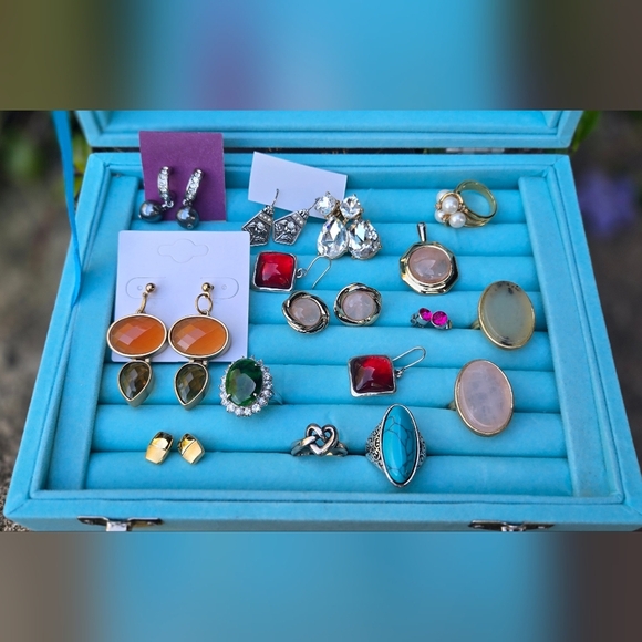 Vintage Gold-toned rose quartz light gree jade stone rings size 7 and si… - Picture 5 of 17